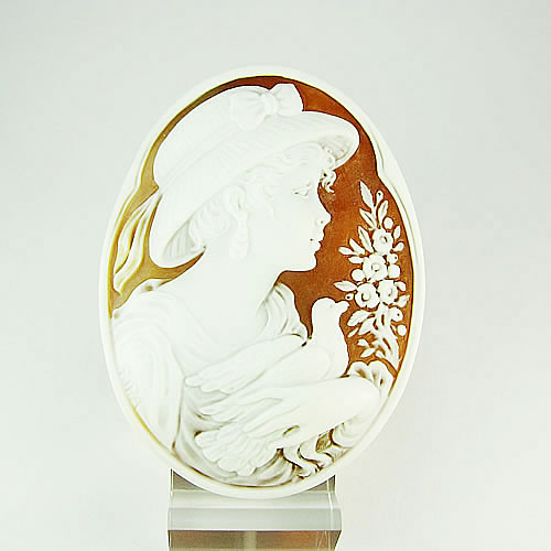 シェルカメオ 手彫り　65×49mm　ジュエリールース cd369