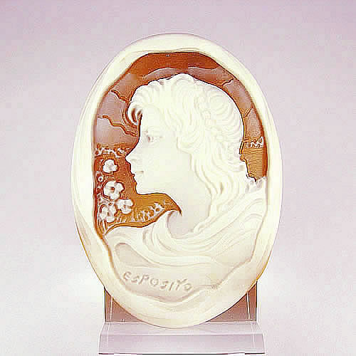 シェルカメオ 手彫り 　46×34mm　ジュエリールース cd379