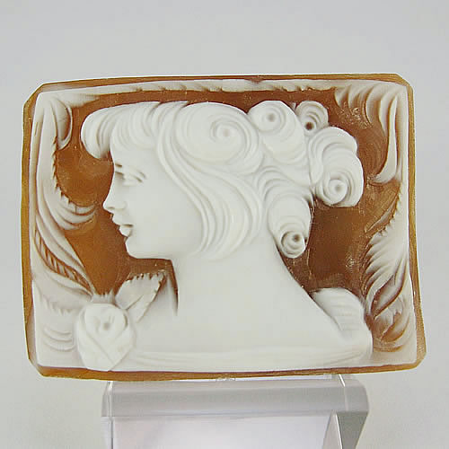 シェルカメオ　手彫り 30×40mm　ジュエリールース cd782