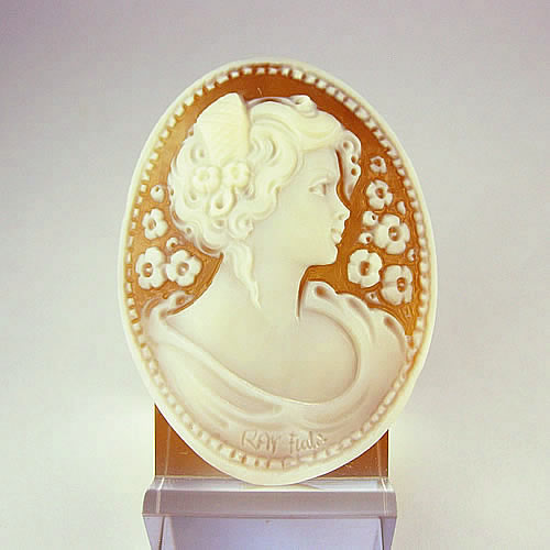 シェルカメオ  手彫り 　45×34mm 　ジュエリールース cd786