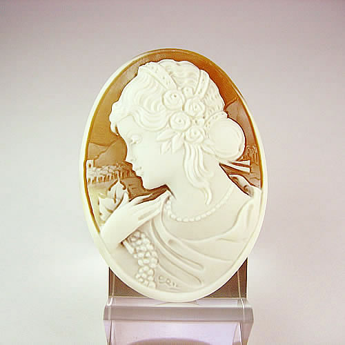 シェルカメオ　 手彫り 45×33mm 　ジュエリールース cd818