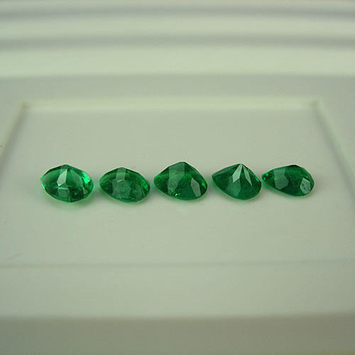 コロンビア産エメラルド　ペアシェイプ　1.32ct　ジュエリールース da591 画像