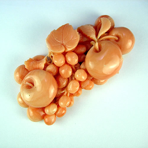 本珊瑚　林檎と葡萄　極上細工彫　17.2g　ジュエリールース dc706 画像