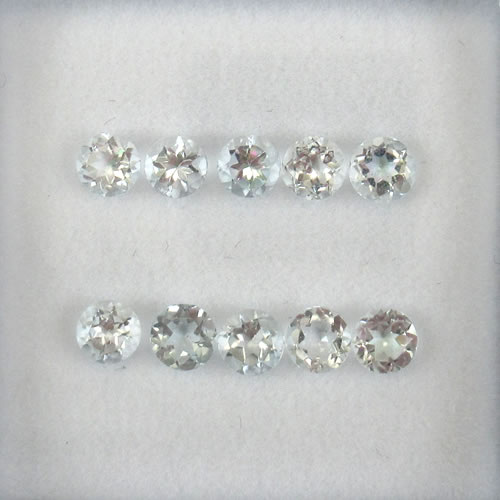アクアマリン　0.93ct　10ps　ジュエリールース ed659