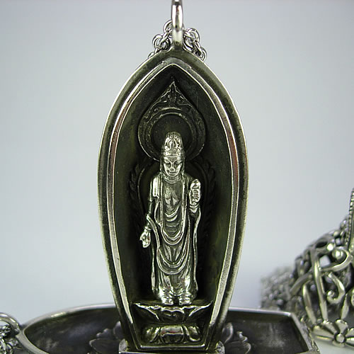 銀製（古美）　菩薩　携帯仏壇
