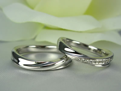 購入価格12万円ですプラチナ900　シルバー　ペアリング　結婚指輪